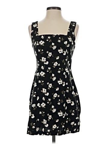 Old Navy Casual Dress (view 1)