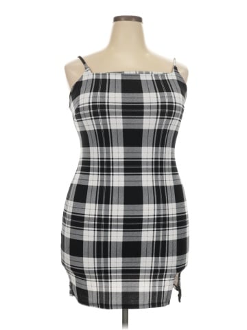 No Boundaries Casual Dress (view 1)