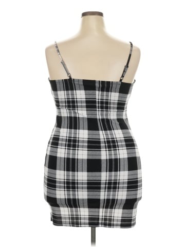 No Boundaries Casual Dress (view 2)