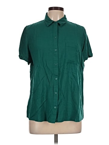 Croft & Barrow Short Sleeve Button-Down Shirt (view 1)