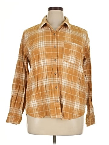 Universal Thread Long Sleeve Button-Down Shirt (view 1)