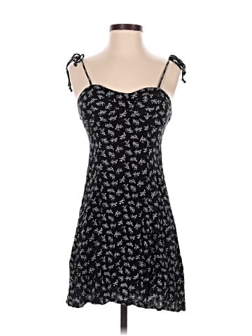 American Eagle Outfitters Casual Dress (view 1)