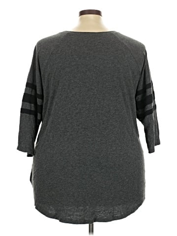 Torrid 3/4 Sleeve T-Shirt (view 2)