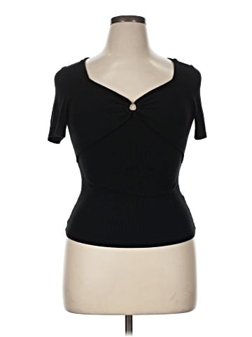 DAZY Short Sleeve T-Shirt (view 1)