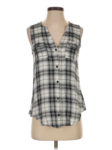 Francesca's Sleeveless Button-Down Shirt (view 1)