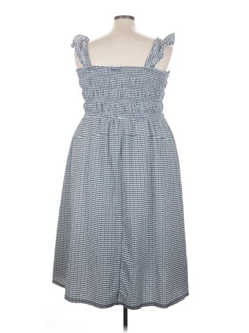 Old Navy Casual Dress (view 2)