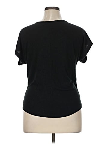 Rouge Short Sleeve Henley (view 2)