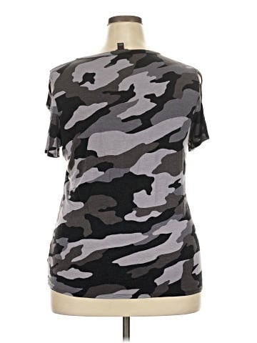 Rock & Republic Short Sleeve T-Shirt (view 2)