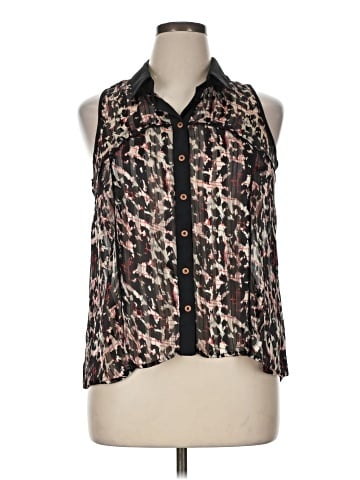 XOXO Sleeveless Button-Down Shirt (view 1)