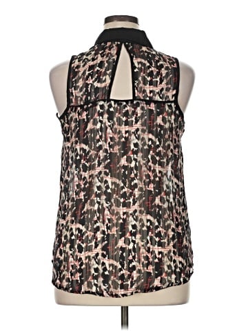 XOXO Sleeveless Button-Down Shirt (view 2)