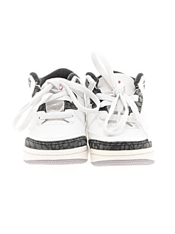 Air Jordan Sneakers (view 2)