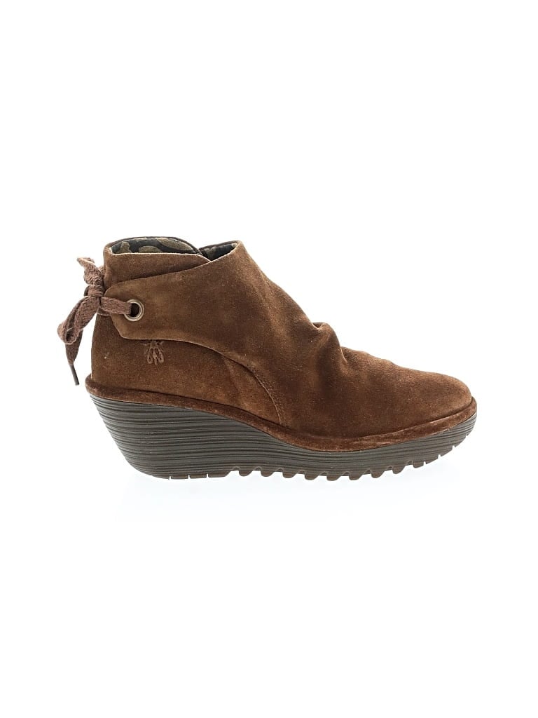 Pre-owned Fly London Wedges In Brown