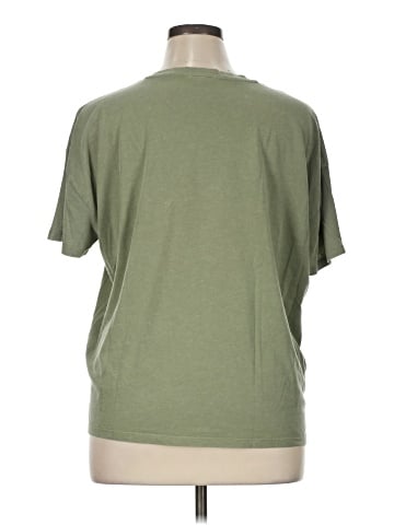 Maurices Short Sleeve T-Shirt (view 2)