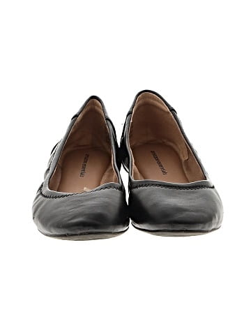 Amazon Essentials Flats (view 2)