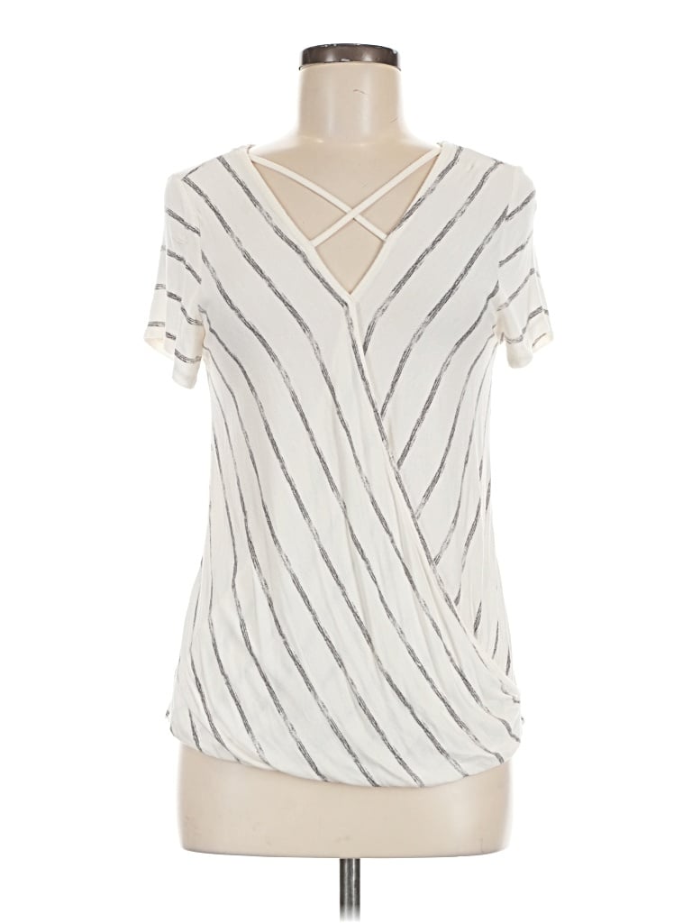 Pre-owned 24/7 Maurices Short Sleeve T-shirt In Ivory