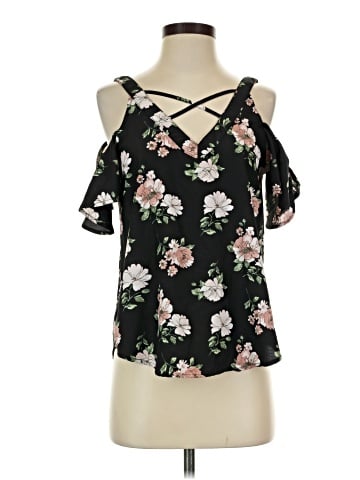 Blu Pepper Sleeveless Blouse (view 1)