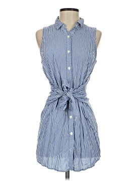 Forever 21 Sleeveless Button Down Shirt