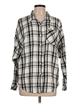 True Craft 3/4 Sleeve Button-Down Shirt (view 1)