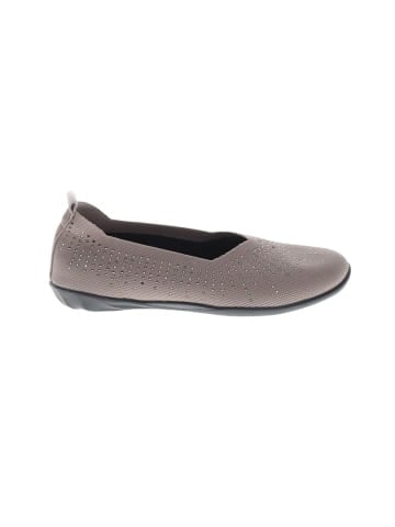 Bernie Mev Flats (view 1)