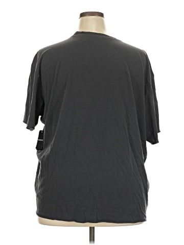 Torrid Short Sleeve T-Shirt (view 2)