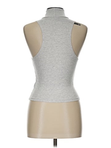 Vuori Tank Top (view 2)