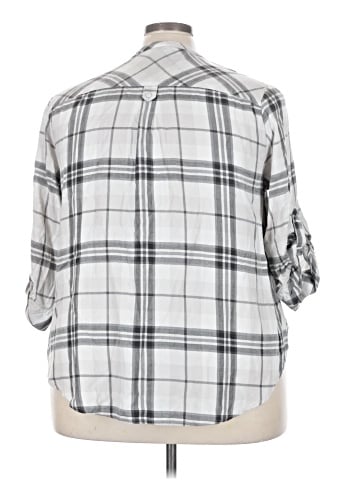 Torrid 3/4 Sleeve T-Shirt (view 2)