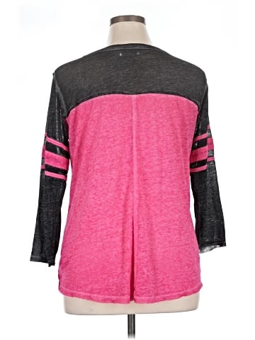 Maurices 3/4 Sleeve T-Shirt (view 2)