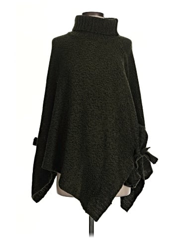 Alya Poncho (view 1)