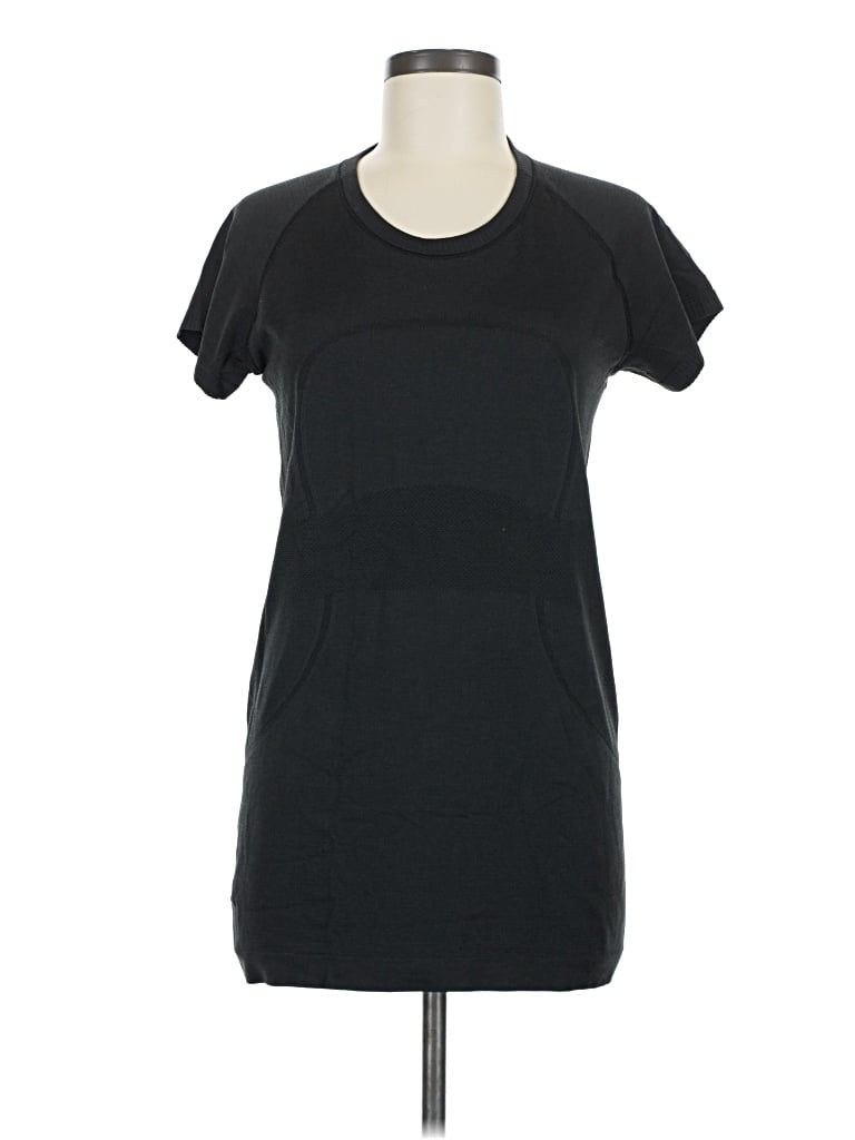 Pre-owned Lululemon Athletica Short Sleeve T-shirt In Black