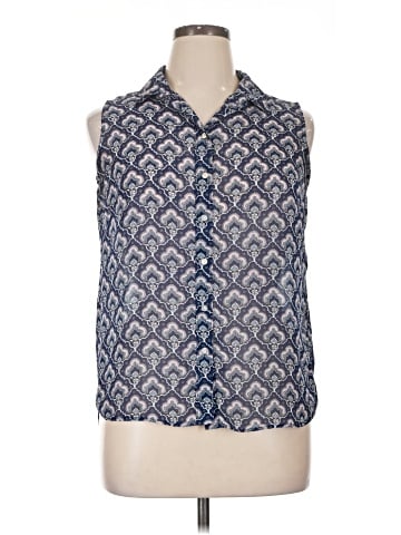 MAX Sleeveless Button-Down Shirt (view 1)