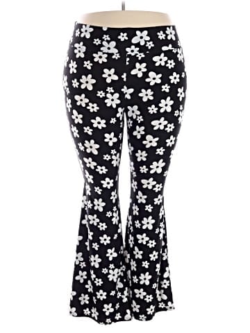 No Boundaries Casual Pants (view 1)