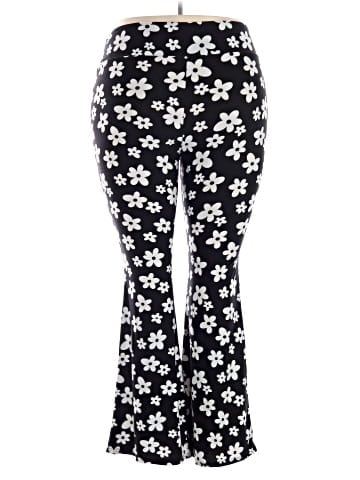 No Boundaries Casual Pants (view 2)