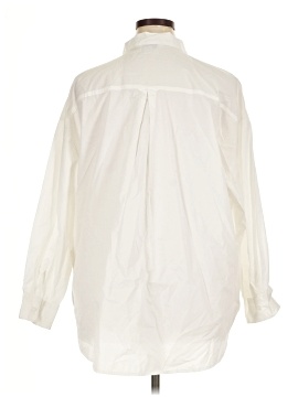 Old Navy Long Sleeve Button-Down Shirt (view 2)