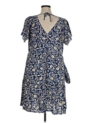 Old Navy Casual Dress (view 2)
