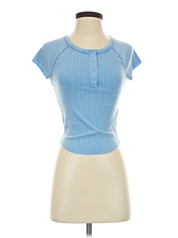 American Eagle Outfitters Short Sleeve T-Shirt (view 1)