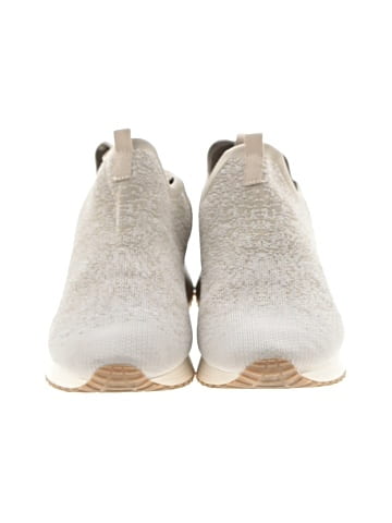 Baretraps Sneakers (view 2)