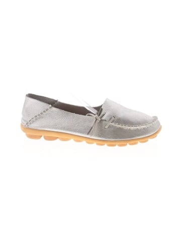 Unbranded Flats (view 1)