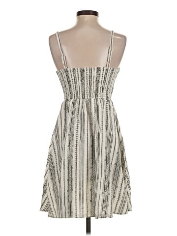Old Navy Casual Dress (view 2)