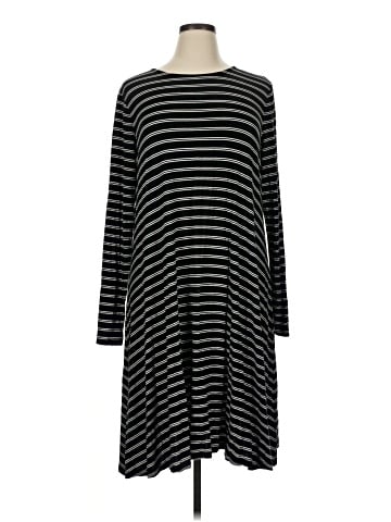 Old Navy Casual Dress (view 1)