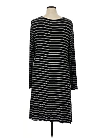 Old Navy Casual Dress (view 2)
