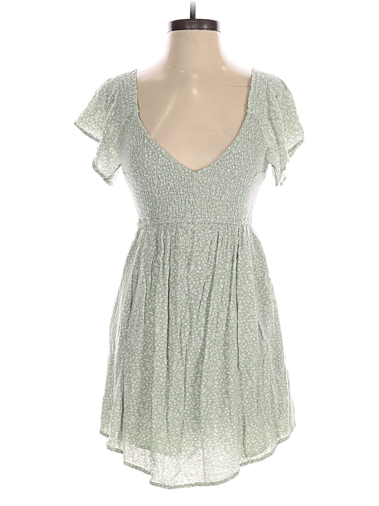Pre-owned Hollister Romper In Green