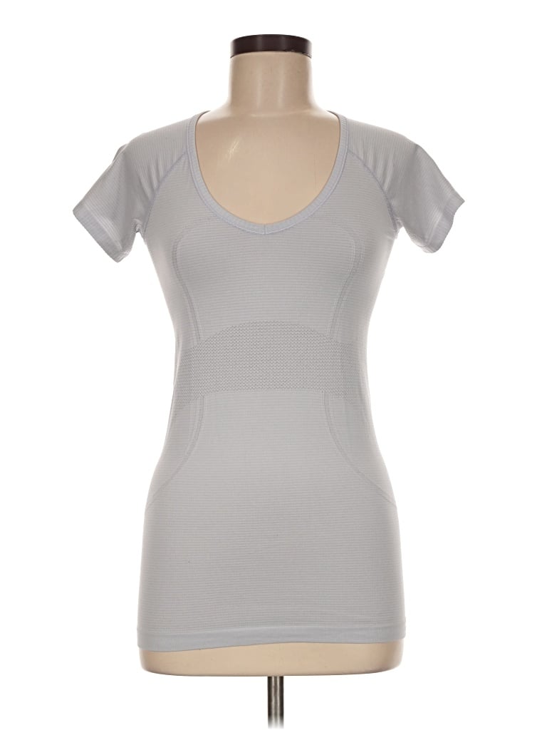 Pre-owned Lululemon Athletica Short Sleeve T-shirt In Gray