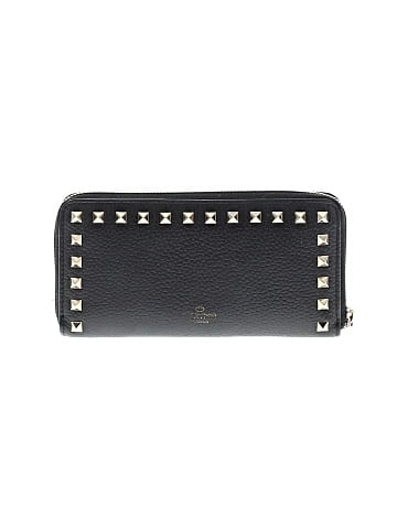 Valentino Garavani Pebbled Calfskin Rockstud Zip Around Wallet (view 2)