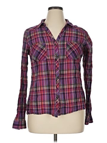 Maurices Long Sleeve Button-Down Shirt (view 1)
