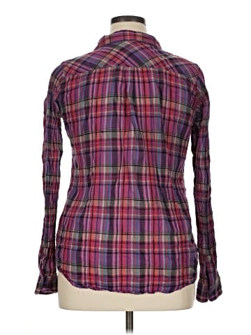 Maurices Long Sleeve Button-Down Shirt (view 2)