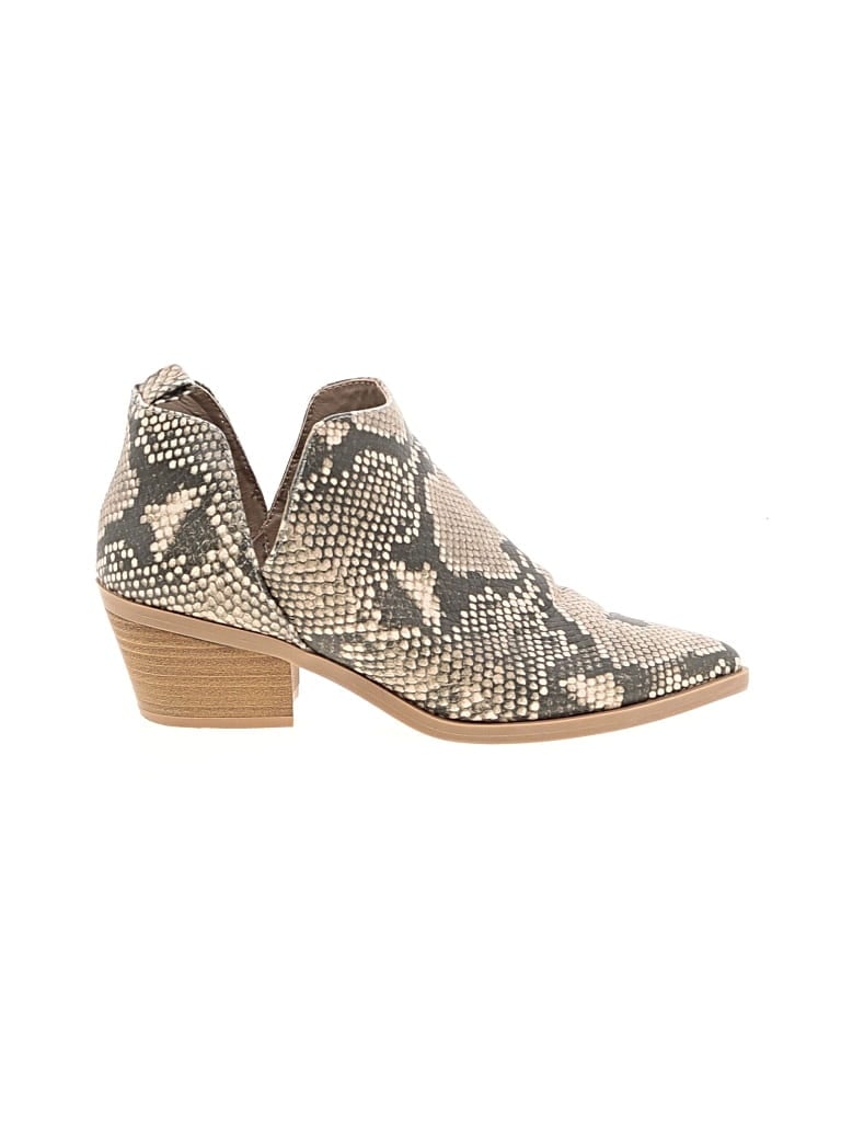 Pre-owned Universal Thread Ankle Boots In Tan