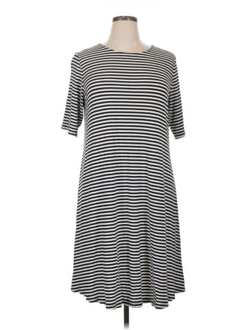 Old Navy Casual Dress (view 1)