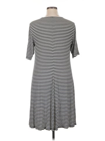 Old Navy Casual Dress (view 2)