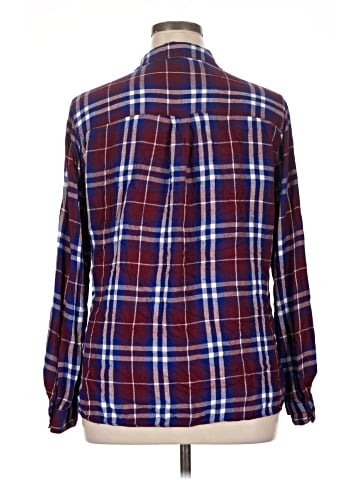 Charlotte Russe Long Sleeve Button-Down Shirt (view 2)