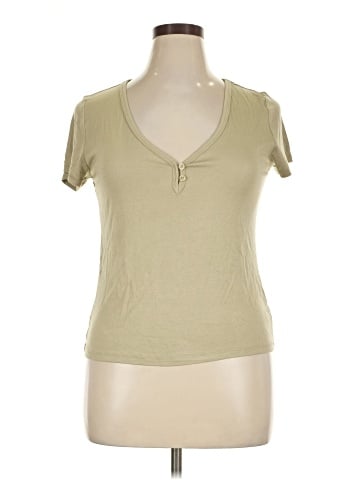 Universal Thread Short Sleeve Top (view 1)